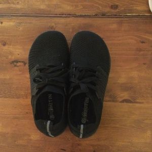 Whitin women’s wide toe box 38W (7W) black shoes